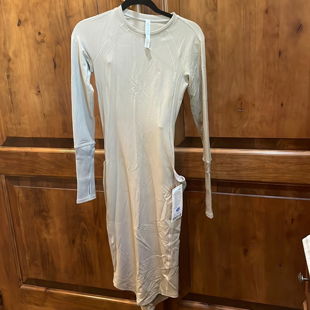 Lulu lemon OM and On dress. Size XS. Tan. New